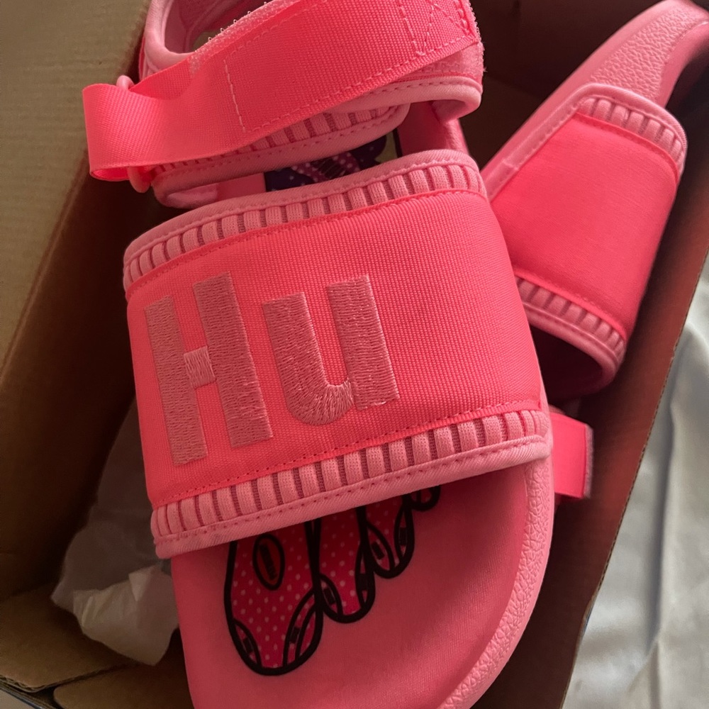 Addisas sandles